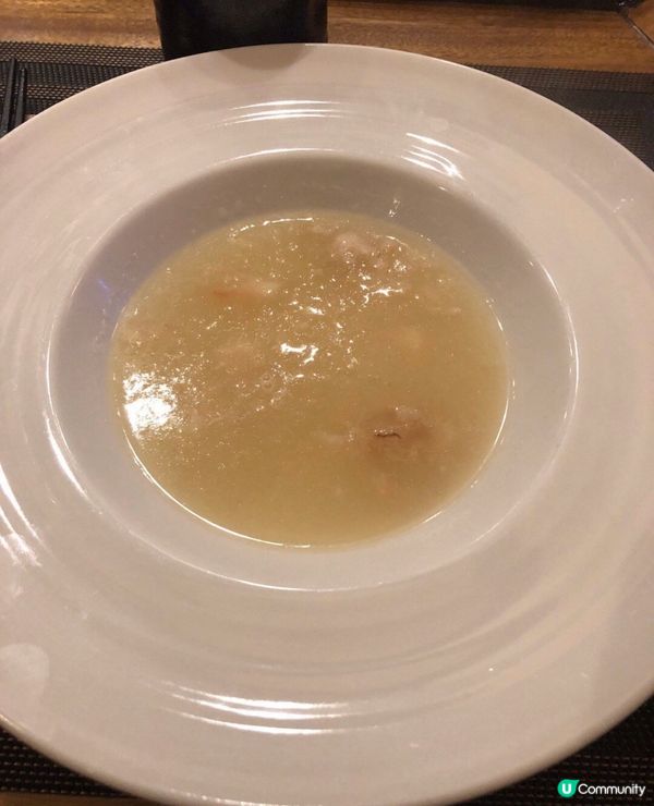 熱辣辣的蟹肉元貝冬瓜湯，冬瓜蓉材料十足，還有元貝的鮮味，味道...