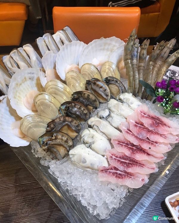 海鮮樣樣都好新鮮，有鮑魚、生蠔、脆肉鯇魚、象拔蚌、帶子、蟶子...