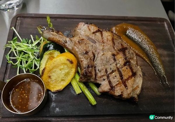 炭烤西班牙栗飼豬胺伴時令蔬菜