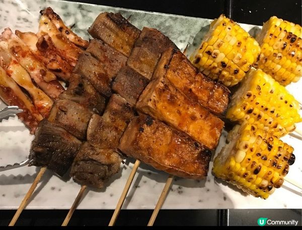 串燒拼盤好豐富，可以每樣食少少，最鍾意食燒豆腐，邊位脆卜卜，...