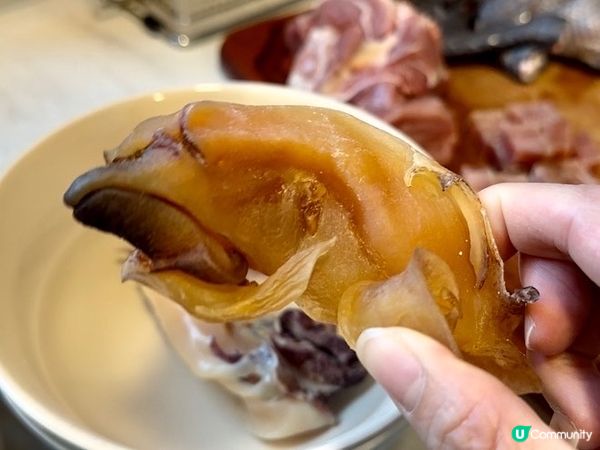 象拔蚌花膠淮山杞子燉烏雞