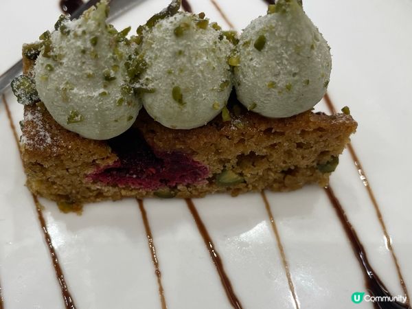 Grove cafe~迷你開心果紅桑子杏仁蛋糕
