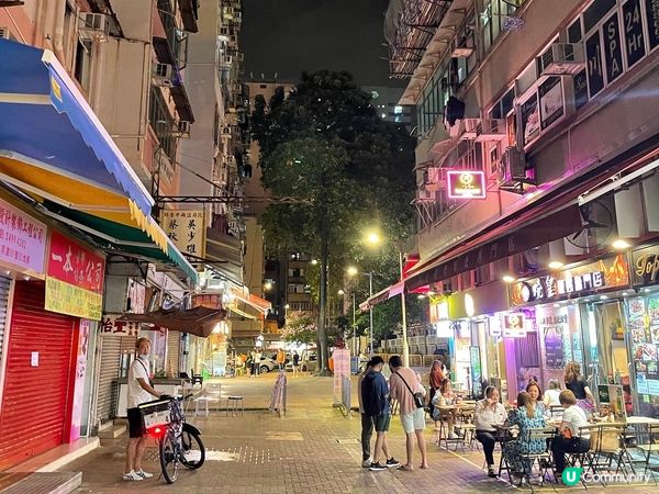 今日約咗個friend落荃灣, 當然要試下荃灣大河道嘅川味雞...