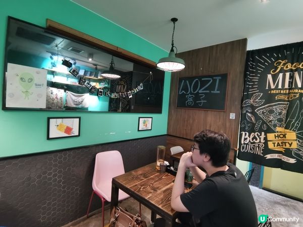 天氣已經夠晒熱辣辣🥵，同亞仔走進一個還沒有地鐵既舊區覓食，堅...