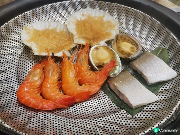 衣家連蒸氣火鍋都有廚師發辦啦！😂