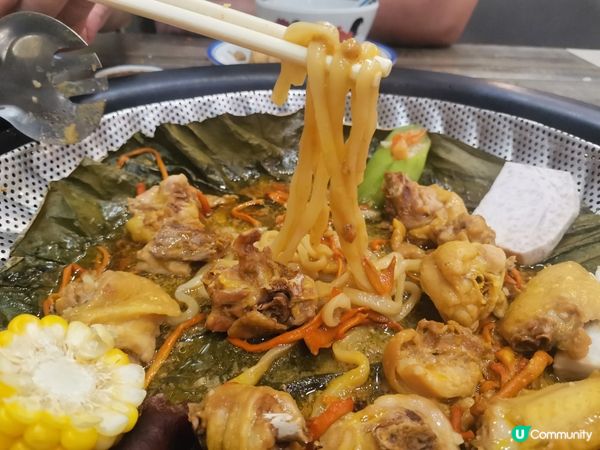 衣家連蒸氣火鍋都有廚師發辦啦！😂