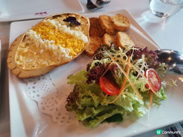 在這個充滿葡國風情的街道上，總讓我想來一餐正宗美味的葡萄菜