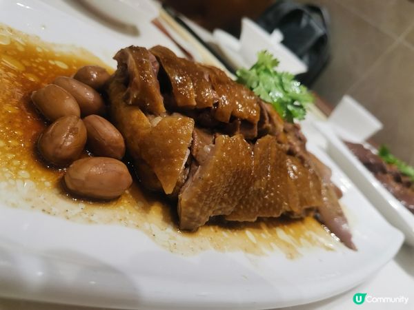 吸滿滷汁的「滷水豆腐」濃鬱香甜，白飯都吃上兩碗😊
