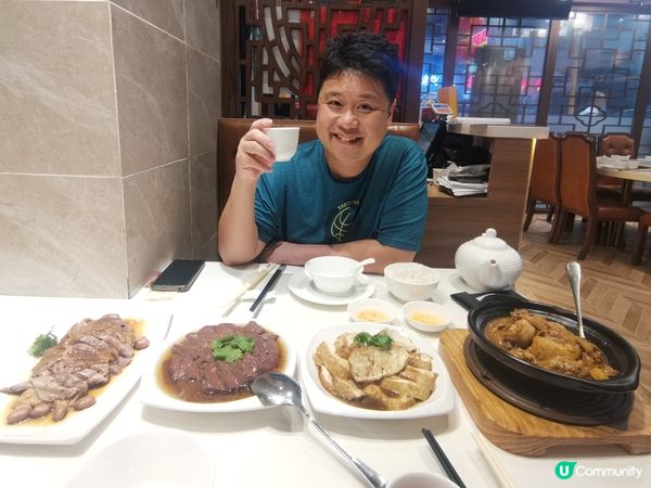 吸滿滷汁的「滷水豆腐」濃鬱香甜，白飯都吃上兩碗😊
