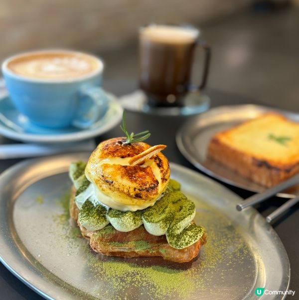 高雄文青咖啡☕️駁二必去！黑系裝修🖤空間感十足！