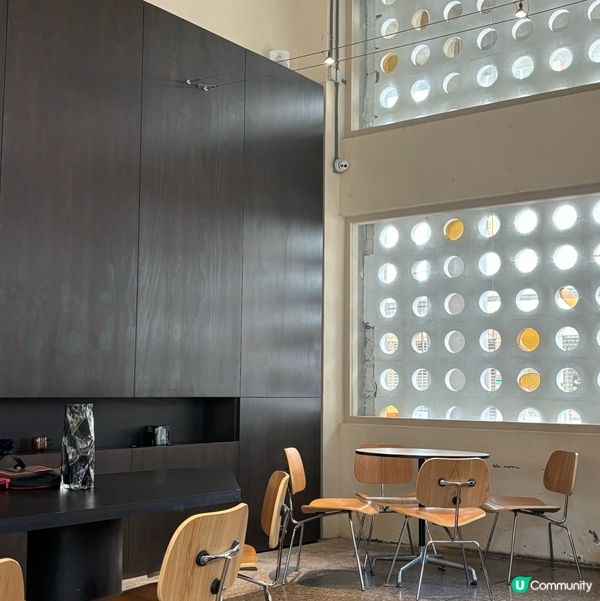 高雄文青咖啡☕️駁二必去！黑系裝修🖤空間感十足！