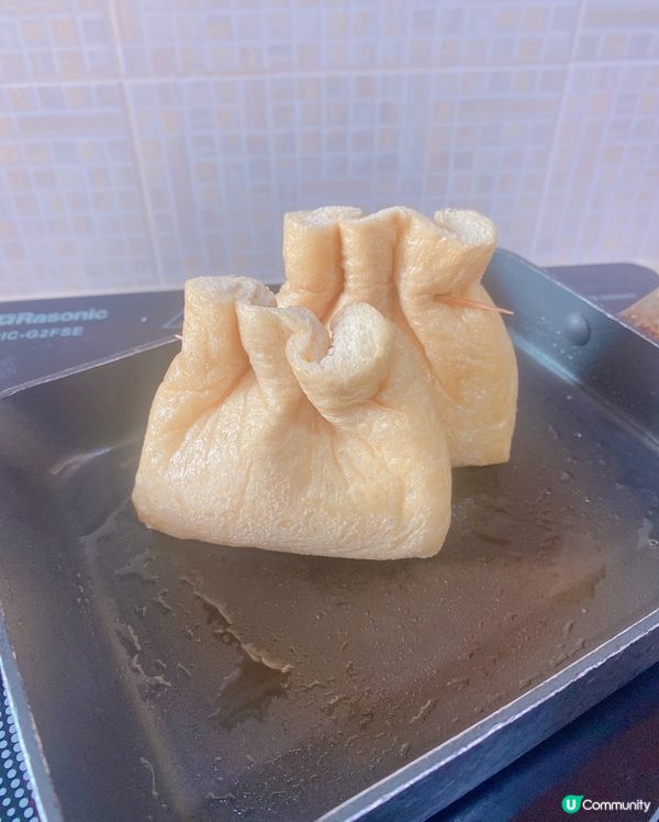 「油揚」又名油炸腐皮，是日本傳統小食🥢，今日用嚟油掦醬油流心...