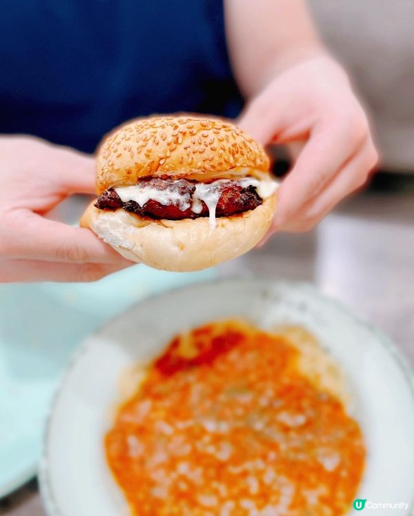 講起懷舊漢堡呢間認第一冇人認第二  1956年開業至今  食...