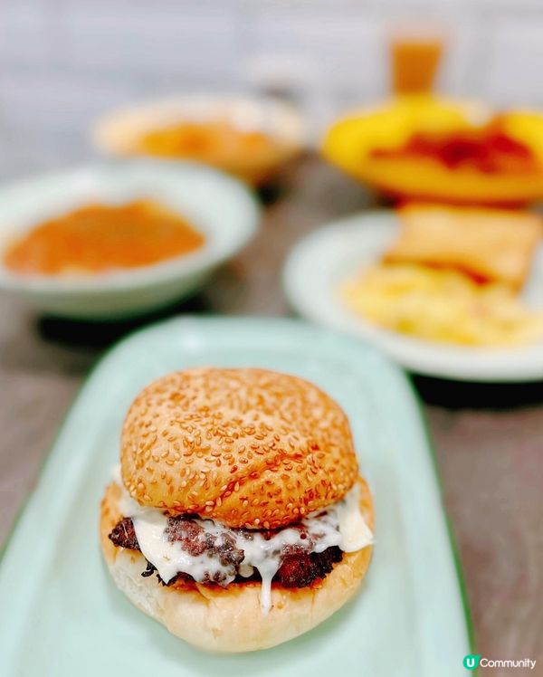 講起懷舊漢堡呢間認第一冇人認第二  1956年開業至今  食...