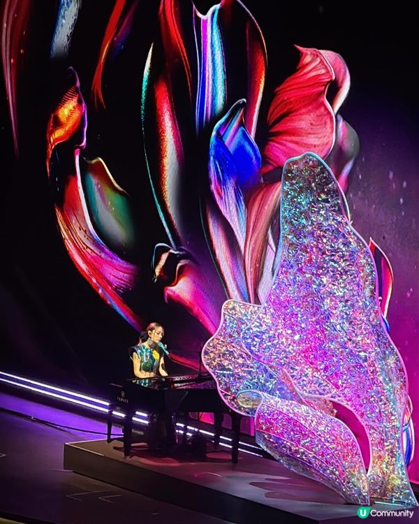 人生第一次自己去睇演唱會 就係睇Stephy了