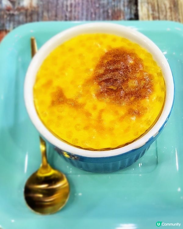 行完AIRSIDE順便去附近既晴朗商場行下，發現有間甜品店便...