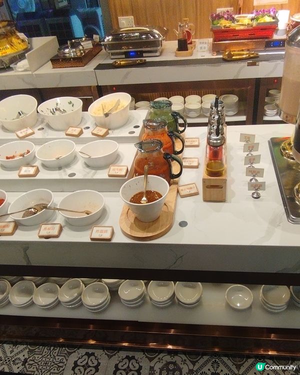 今日去咗觀塘亞太中心到食泰金鍋泰國自助餐，仲有一人邊爐鍋