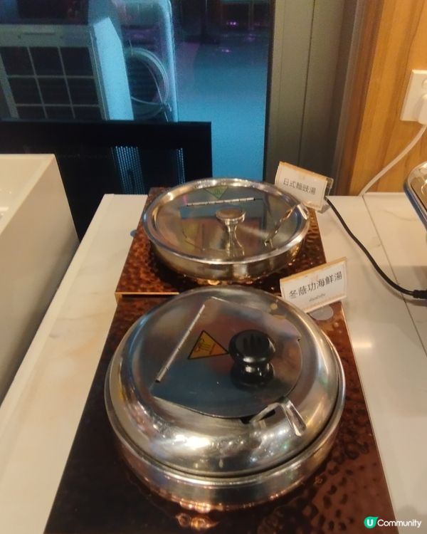 今日去咗觀塘亞太中心到食泰金鍋泰國自助餐，仲有一人邊爐鍋