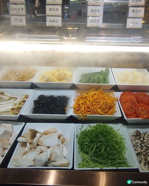 今日去咗觀塘亞太中心到食泰金鍋泰國自助餐，仲有一人邊爐鍋