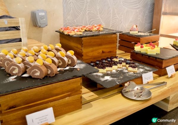 假日海鮮自助餐- 即開生蠔、即燒龍蝦鉗