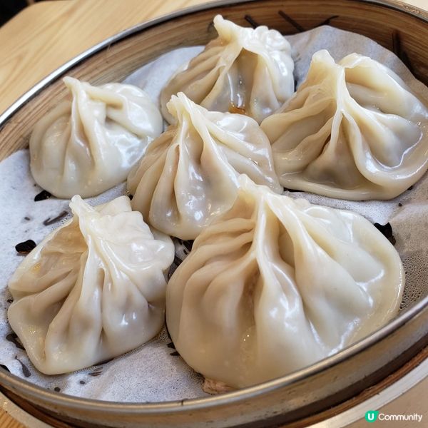 中式小籠包，皮薄多汁