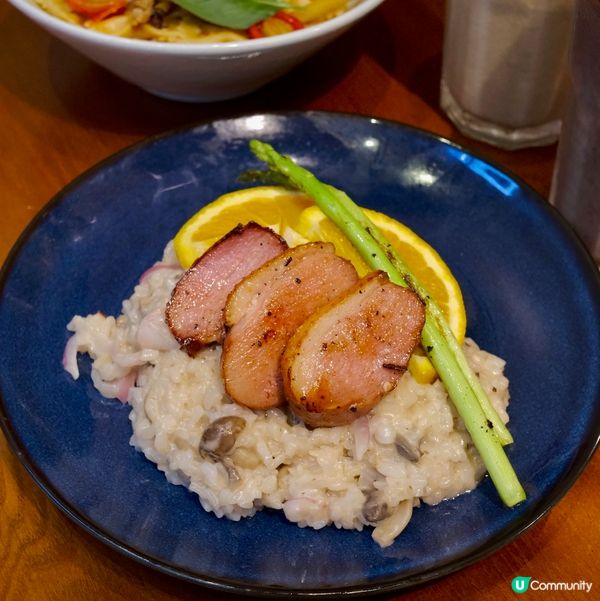 回春位於長沙灣同荔枝角交界,行去兩邊地鐵站都好方便👍🏻 呢間...