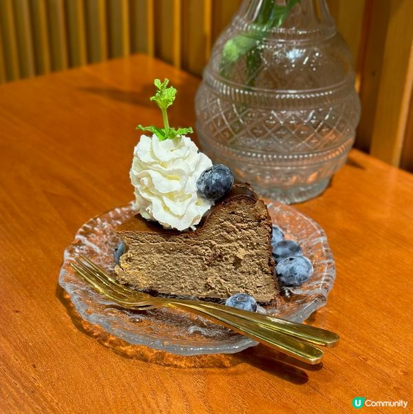 回春位於長沙灣同荔枝角交界,行去兩邊地鐵站都好方便👍🏻 呢間...