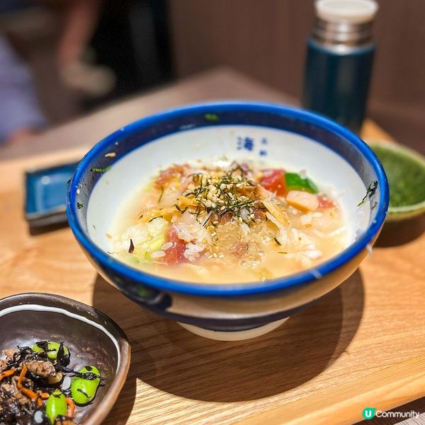 睇menu有好多魚生飯選擇,好多款都好吸引,最後揀左最多款魚...