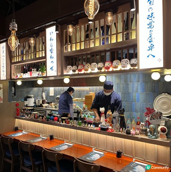 睇menu有好多魚生飯選擇,好多款都好吸引,最後揀左最多款魚...