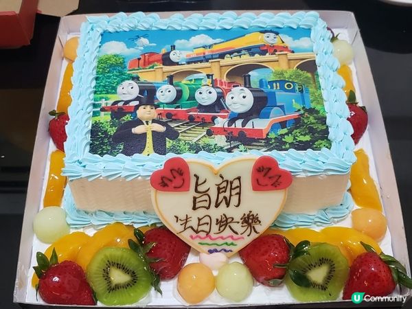 卡通造型的生日蛋糕