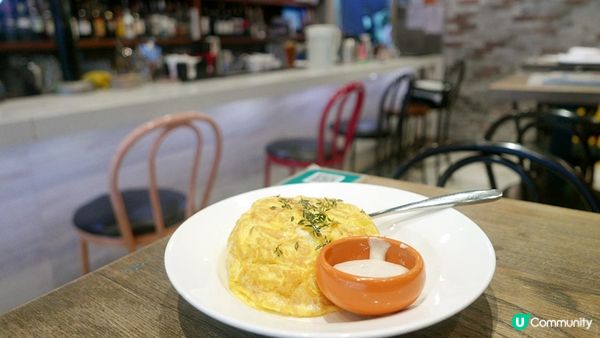 假日該讓自己放鬆一下，舒舒服服的睡到自然醒，然後來到位於尖沙...