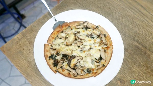 假日該讓自己放鬆一下，舒舒服服的睡到自然醒，然後來到位於尖沙...