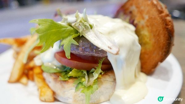 假日該讓自己放鬆一下，舒舒服服的睡到自然醒，然後來到位於尖沙...