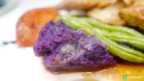 位置方便的荃新天地適合睇戲食飯行街一條龍，這晚shoppin...