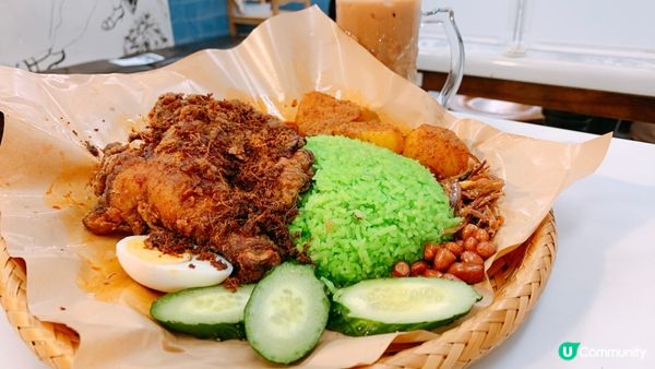 炸雞髀、椰漿飯、綠色飯