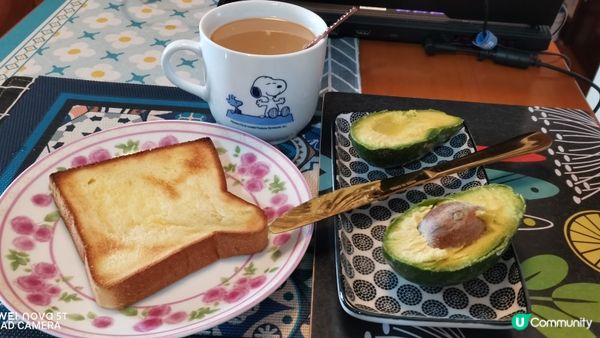 早餐自己弄, 牛油多士夾牛油果, 絕配, 呢隻澳洲牛油果好c...