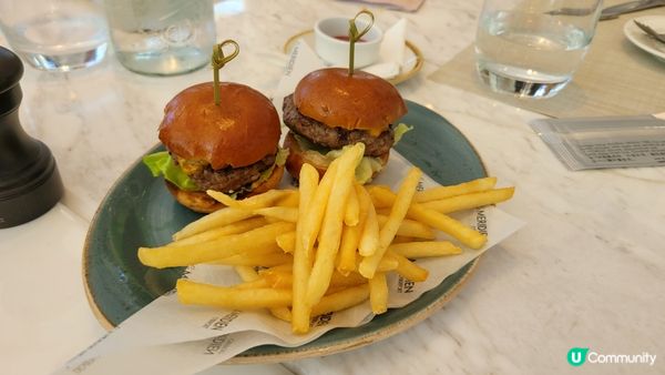 Mini Burgers 🍔🍔🍔🍔🍔🍔🍔🍔🍔🍔🥂...