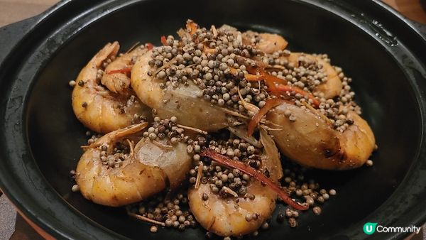 仍然回味著剛才的佳餚美食，餐廳環境理想坐得舒適，氣氛好熱鬧，...