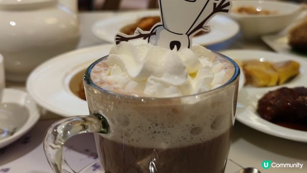 位於迪士尼樂園嘅《廣場飯店》