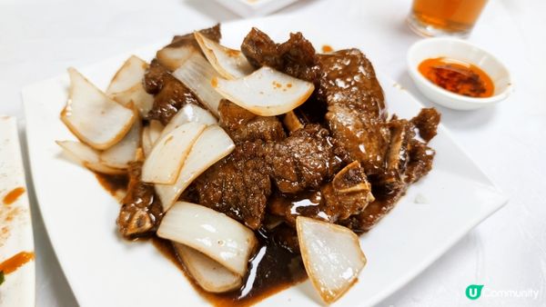 位於慈雲山蒲景里嘅《三記飯店》