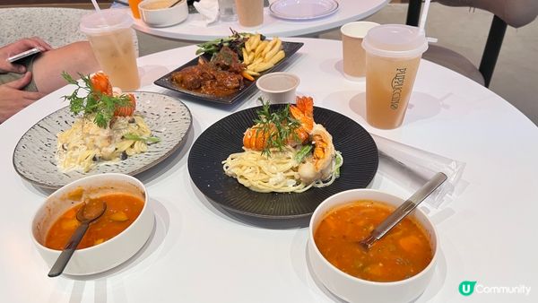 香港第一間人造雪場嘅寵物cafe，夏日炎炎消暑之選