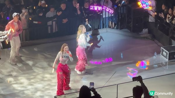 超開心，頭場Twins演唱會😍