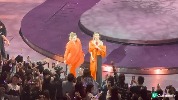 超開心，頭場Twins演唱會😍