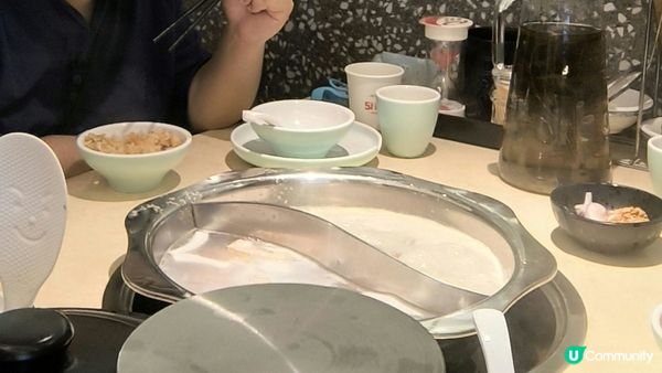 「福鑫記」正宗豬肚雞！湯頭奶白鮮甜~

