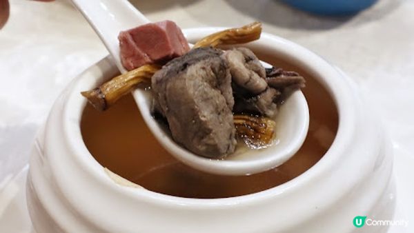 「雞」餚盛宴。中庭