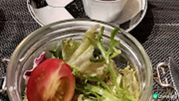 Lockeroom Dining．更衣室中的美味