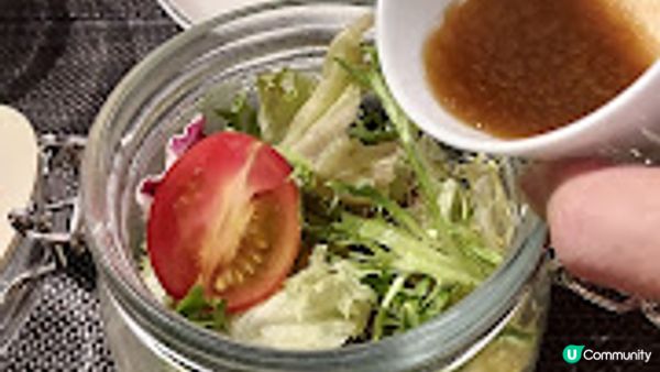 Lockeroom Dining．更衣室中的美味