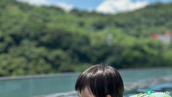 上星期到台北旅遊時 入住士林萬麗酒店並在泳池打卡