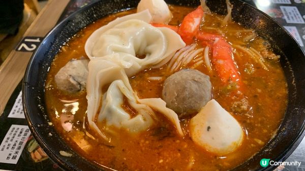 坐船去灣仔，睇跳舞表演。之後去食雲貴，雲南米線津津口味，第二...