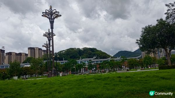 中國內地自由行，有很大的博物館和公園、兒童也能玩的波波池，另...
